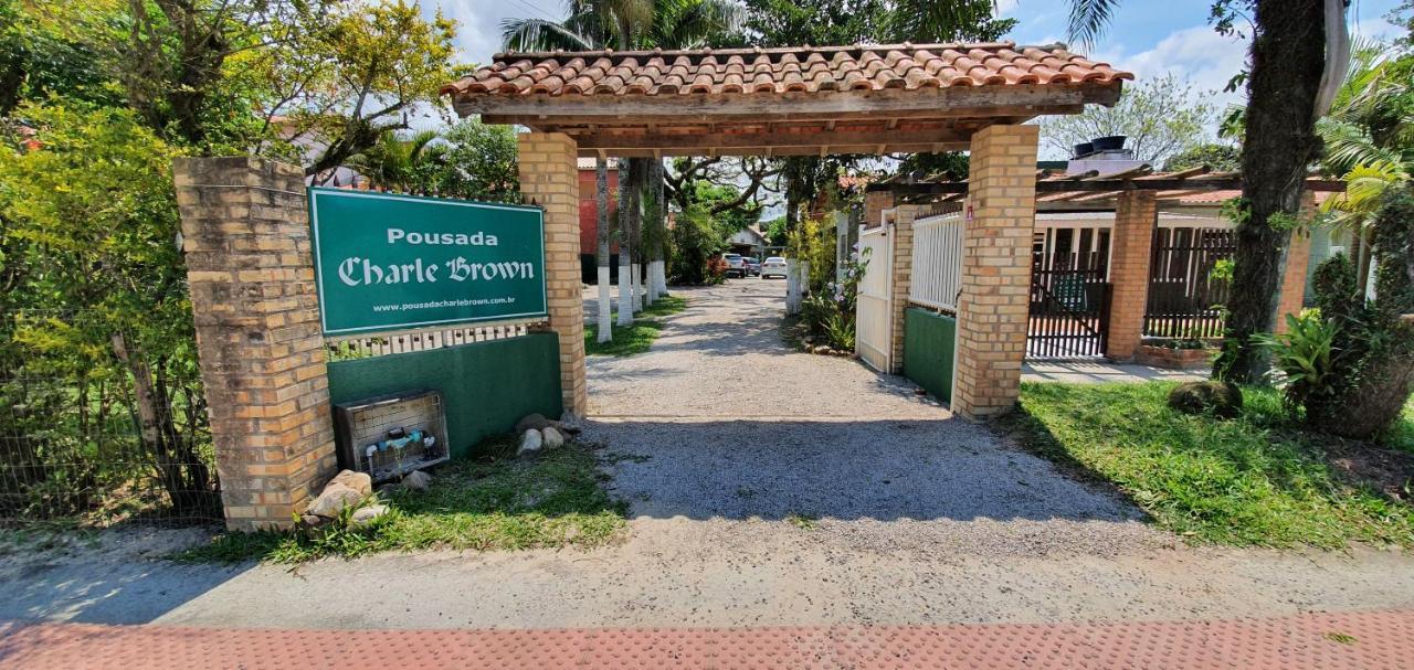 Pousada Charle Brown Garopaba Bagian luar foto